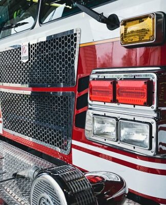 Co oznacza ciągły dźwięk syreny trwający 3 minuty?