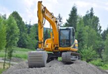 Od czego zależy trwałość układu jezdnego w koparce gąsienicowej? łańcuchy gąsienicy